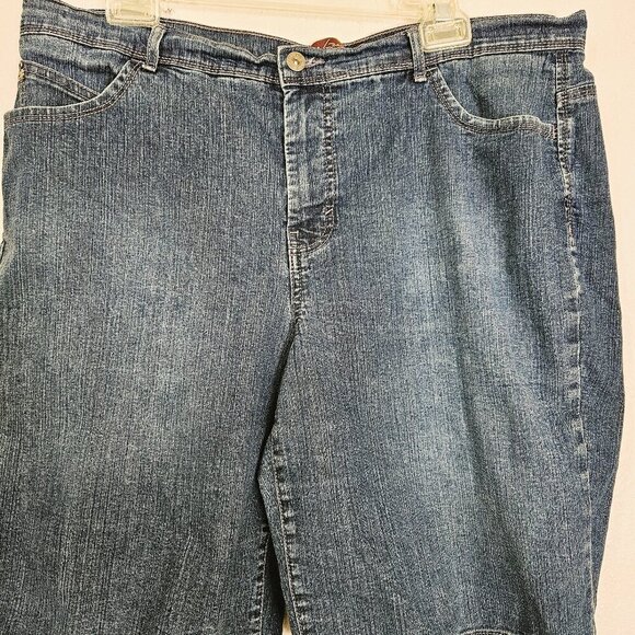 Gloria Vanderbilt Plus Size Everyday Casual Denim Bermuda Shorts Size16W - Picture 2 of 5